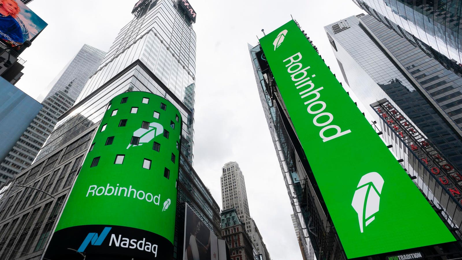 Photo of Robinhood Says SEC Planning Charges Against Cryptocurrency Arm