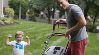 Photo of Single Dad Helps Older Woman Mow Her Lawn, Soon Gets a Call from Her Lawyer