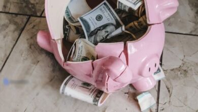 Photo of I Accidentally Dropped My 14-Year-Old Son’s Piggy Bank That I Hadn’t Seen before — I Was Shocked by What Was Inside