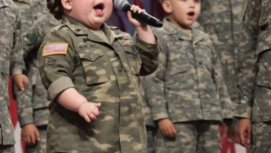 Photo of The Little Girl sings the famous song. Everyone is just shocked. The audience burst into tears at his performance!